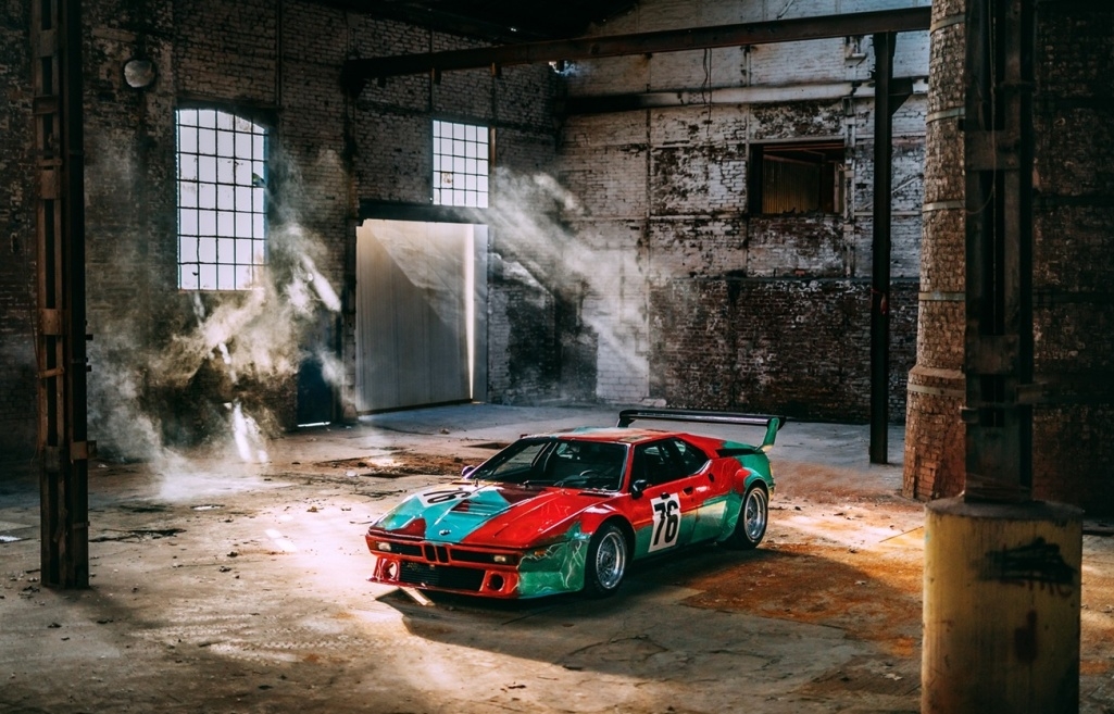 حوار بين الفن والتقنية: BMW M1 Art تضيء معرض آرت دبي 2025