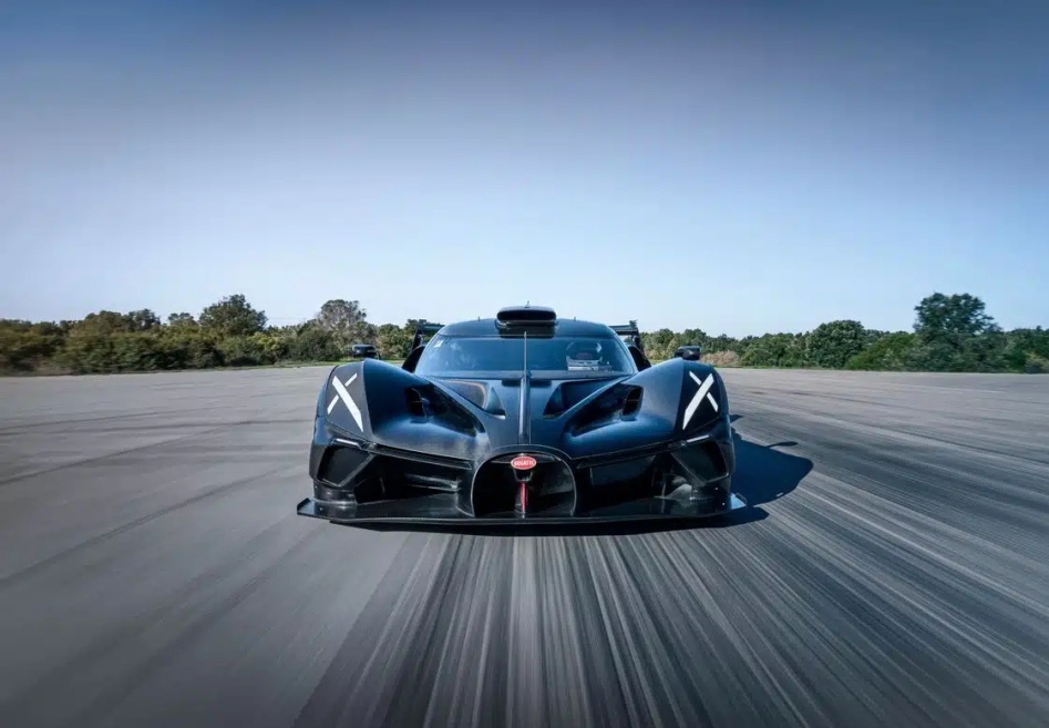 Bugatti Bolide تثبت تفوقها الكاسح على أشهر مضمار لسباقات السرعة