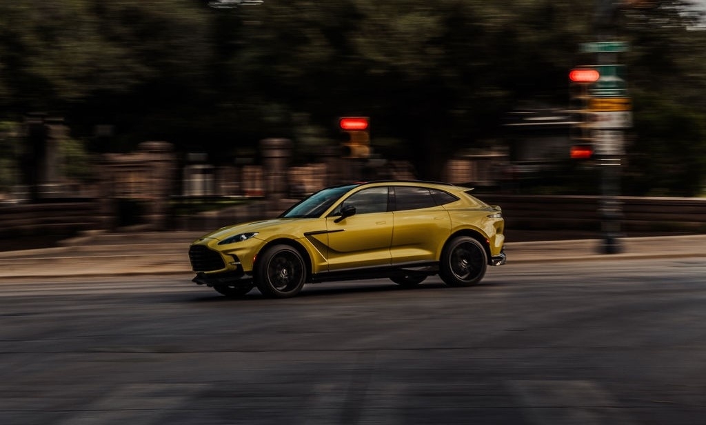 Aston Martin DBX707.. سيارة SUV بروح سوبركار وتصميم داخلي متطور