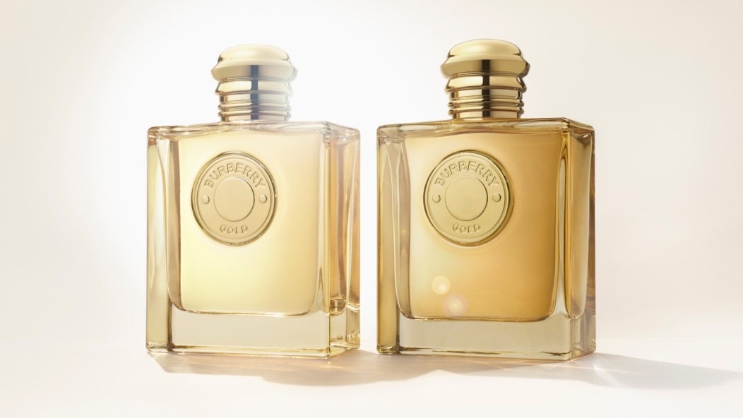 كيف جسدت Burberry Gold بأناقة قوة الأنوثة في أحدث عطورها؟
