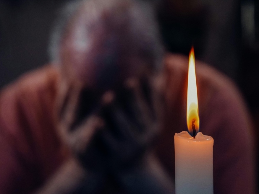دراسة : جين شائع يرفع خطر الخرف لدى الرجال دون النساء