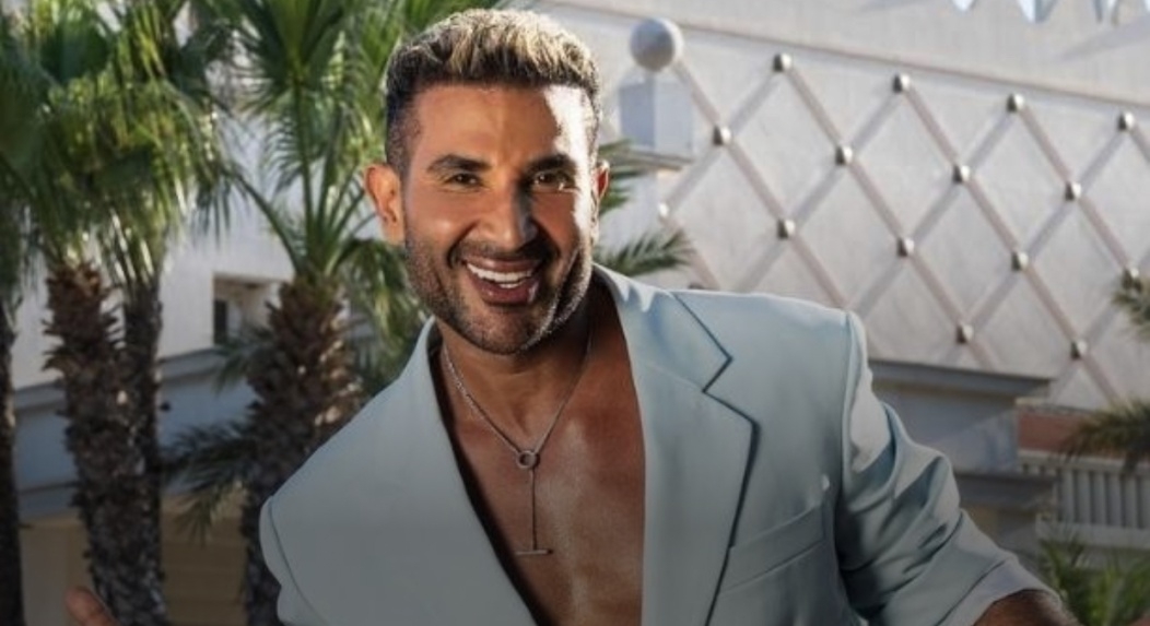 انتظرها 3 أشهر.. سيارة أحمد سعد الجديدة تتحطم في حادث