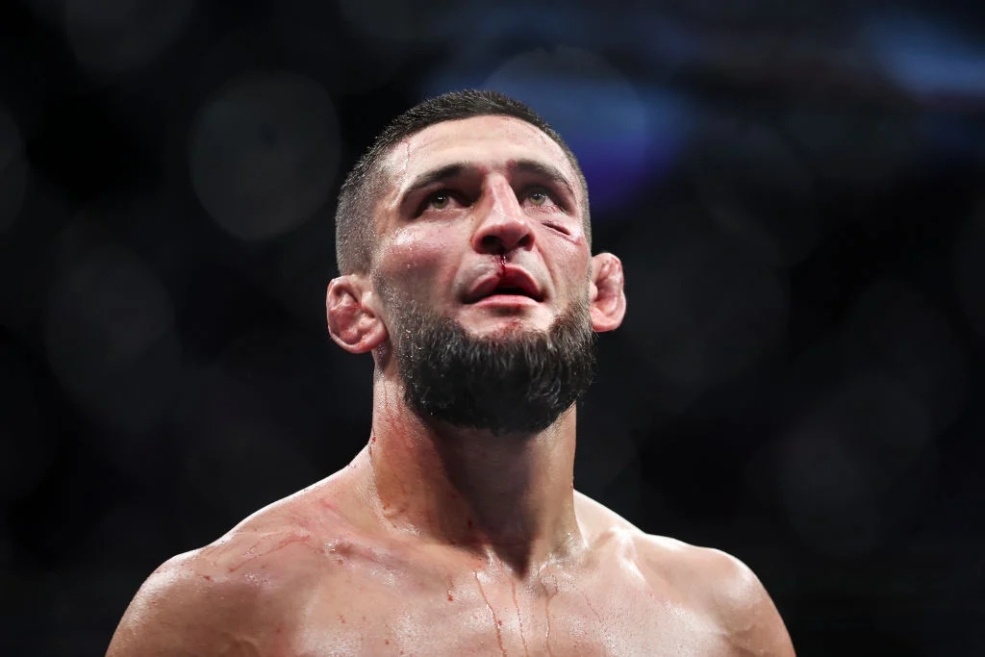 بعد تتويجه ببطولة العالم للوزن المتوسط UFC 319.. تعرف على ثروة حمزة شيمايف