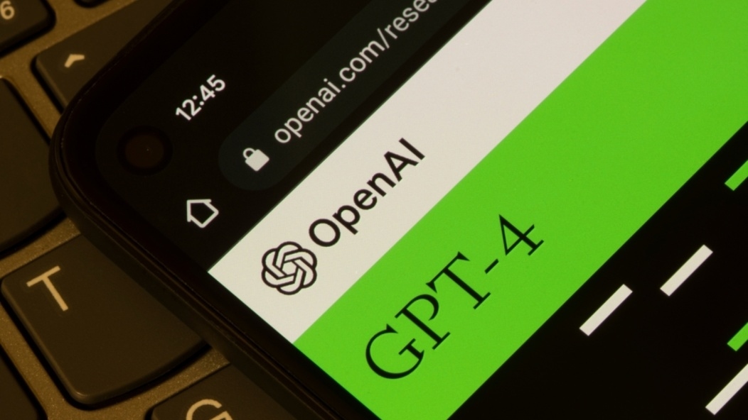 بعد انتقادات واسعة.. OpenAI تعيد نموذج GPT-4o لمستخدمي ChatGPT Plus