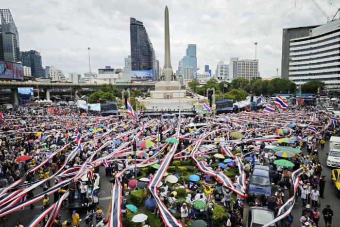 Thai protesters call for premier's resignation over border dispute