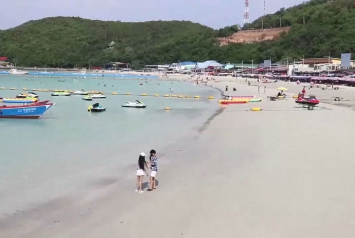 Launch-day rush crashes Thai travel app
