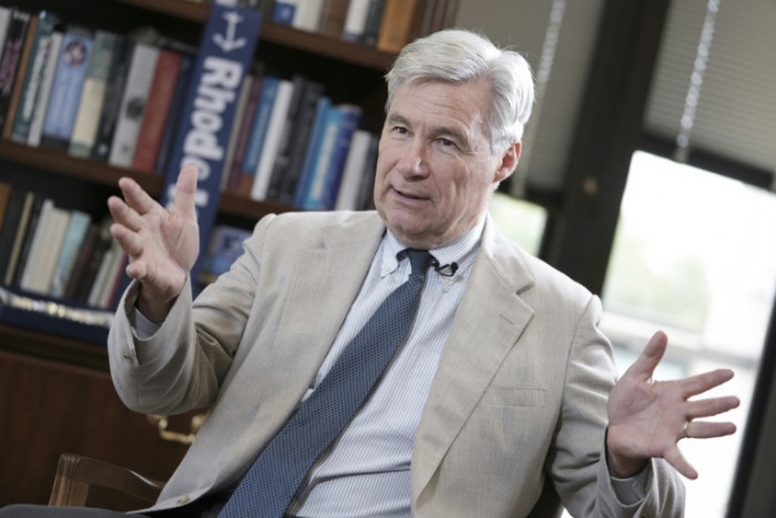 US senator warns of fossil fuel coup, economic reckoning