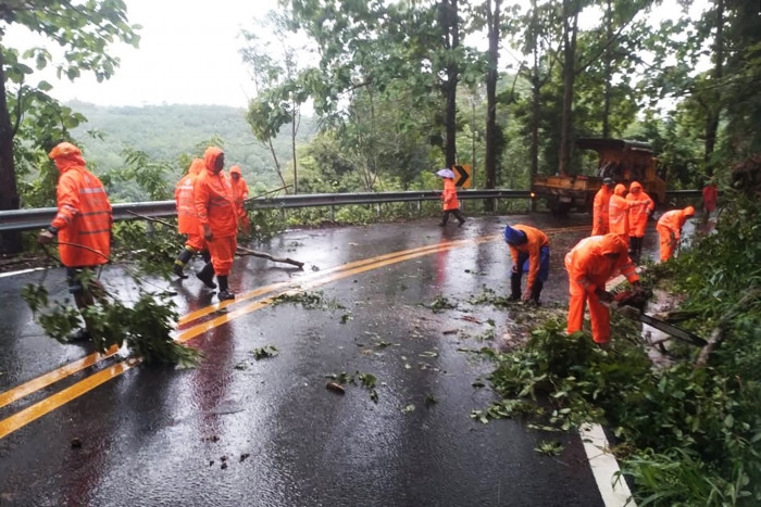 Transport safety stressed in stormy northern Thailand