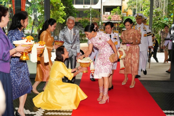 EM DISTRICT Celebrates Thai Craftsmanship and Culture