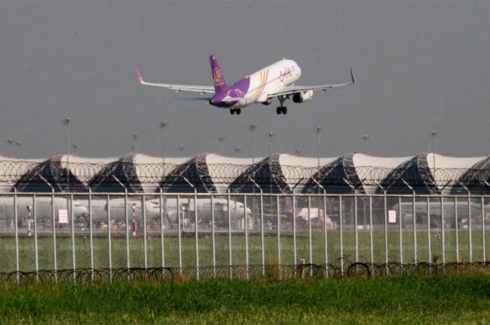 Thai Airways' share price takes off after trading resumes