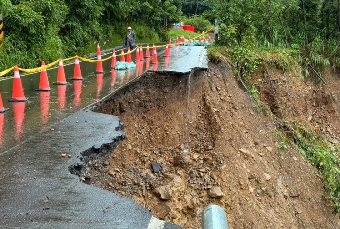 Torrential rain in Taiwan kills 4 over past week