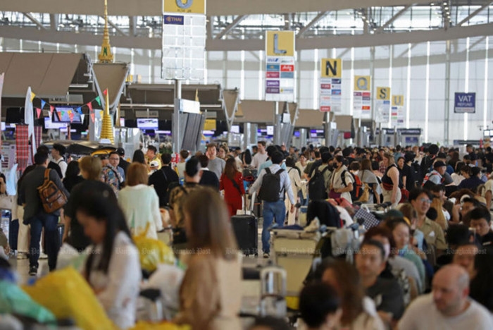 Forward bookings dip amid border row