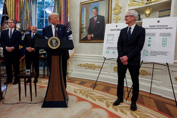 Trump hails $100bn US investment pledge by Apple