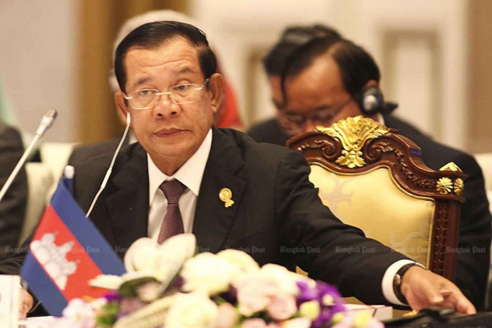 Unis urged to revoke Hun Sen's degrees after clashes