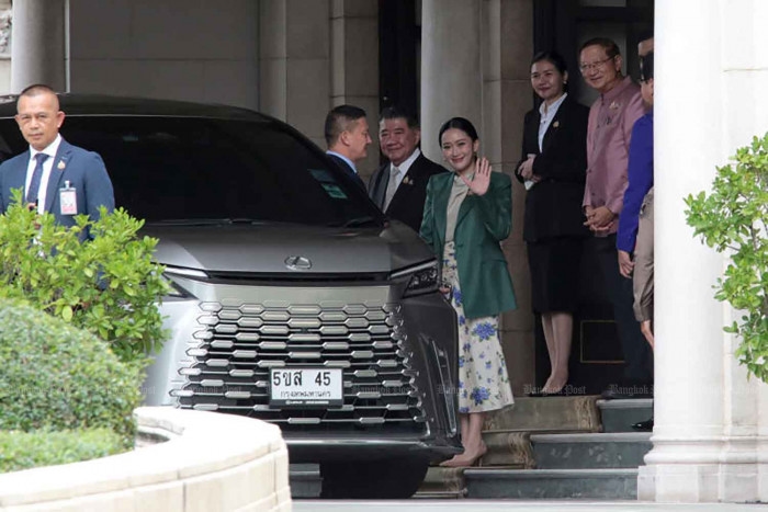 Pheu Thai wants delay in ruling on suspended PM