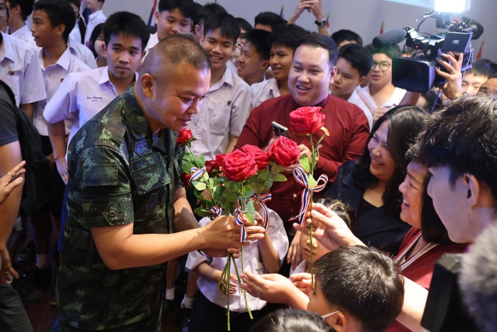 King concerned by border spat, updated daily