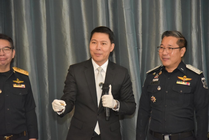 DSI probes 'mass kickbacks'