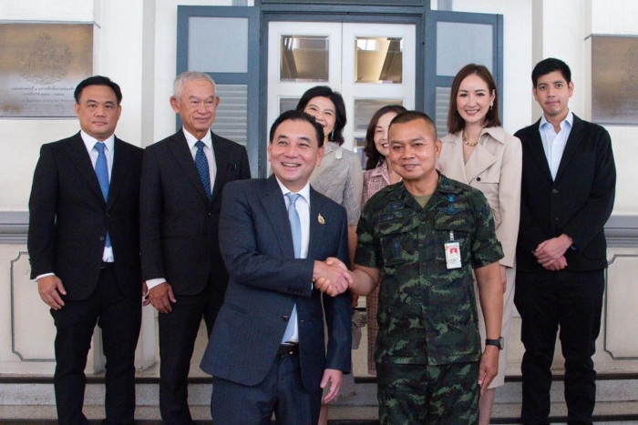 Gulf gives B100m to troops, families