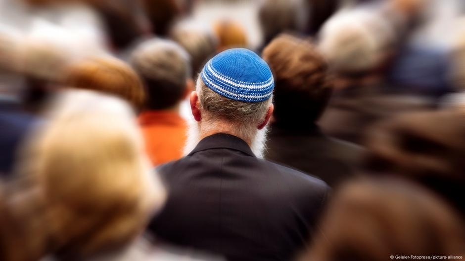 توقيف فلسطيني بعد ضرب حاخام بكرسي في مقهى في باريس – DW – 2025/6/6