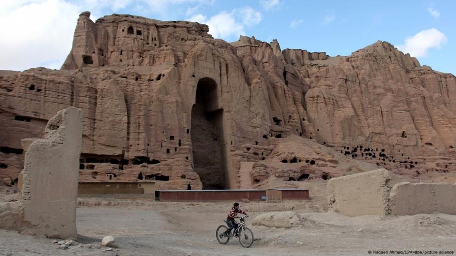 Rights under constant attack in Taliban-ruled Afghanistan – DW – 05/18/2025