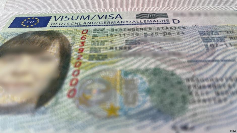 No more German visas for Kremlin critics fleeing Russia? – DW – 08/17/2025