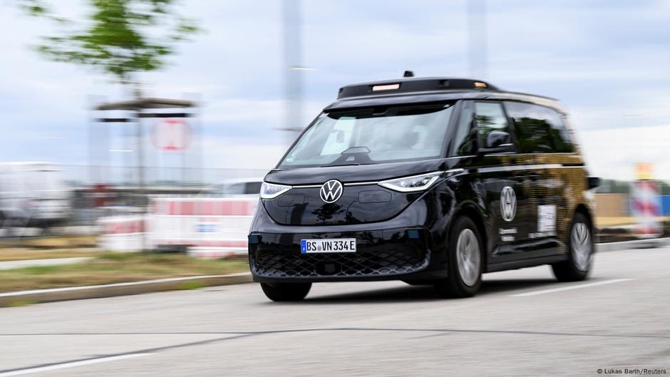 Autonomous driving: VW wants to overtake Tesla – DW