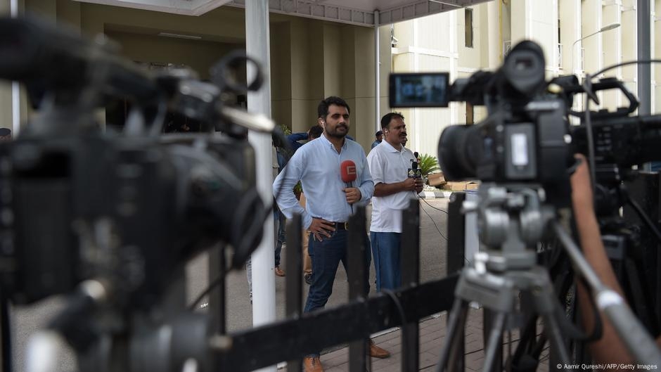 Is Pakistan's cybercrime law silencing dissent?  – DW – 05/21/2025