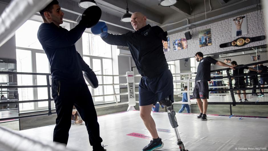 How Trump tariffs hit Ukraine's wounded war veterans – DW – 06/16/2025