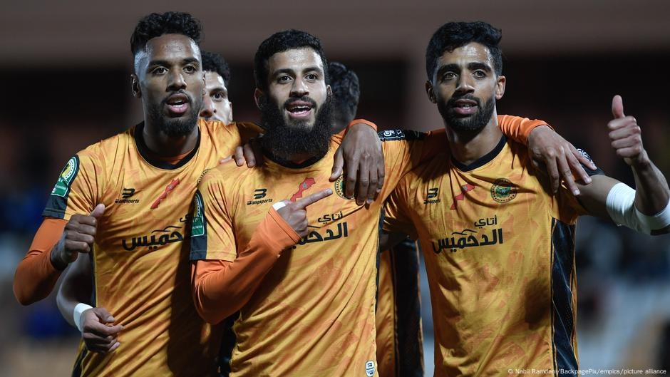 نهضة بركان يتوج بكأس الكونفيدرالية الأفريقية للمرة الثالثة – DW – 2025/5/25