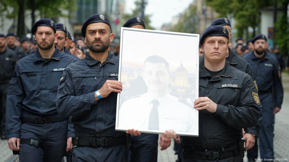 Germany updates: Mannheim remembers 2024 knife attack victim – DW – 05/31/2025