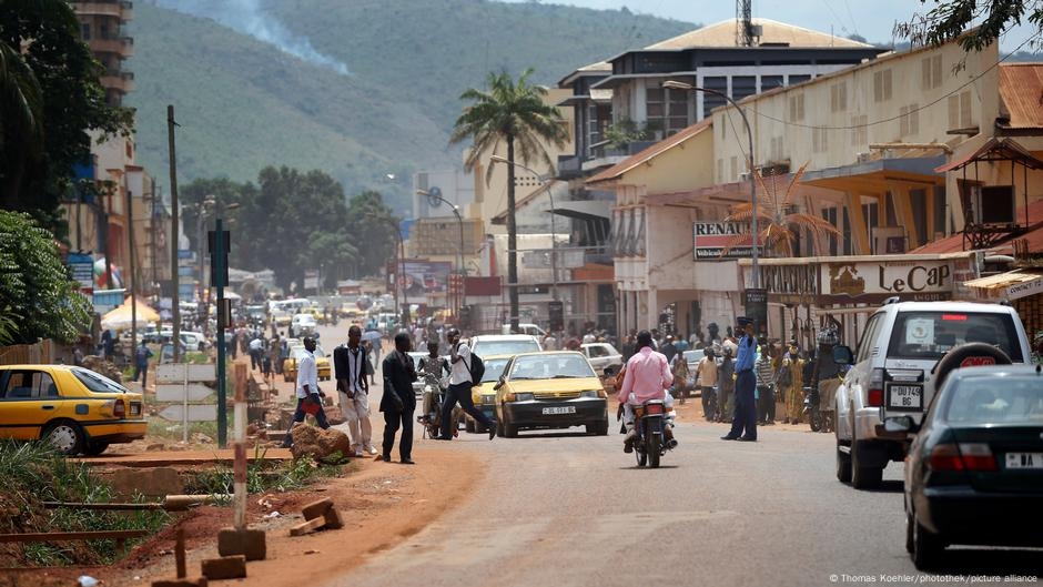 Dozens killed in Central African Republic school stampede – DW – 06/26/2025