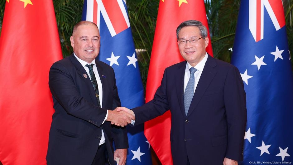 New Zealand pauses Cook Island aid over China deals  – DW – 06/19/2025