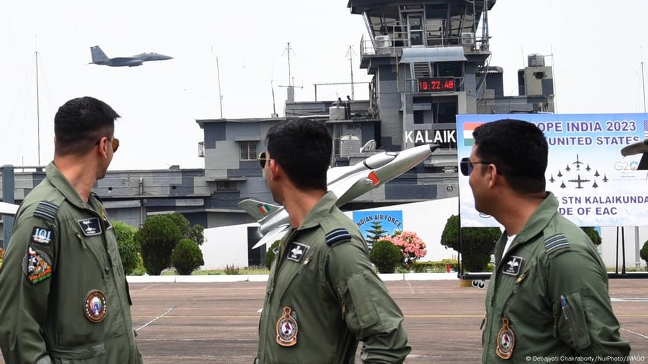 India's air force hampered by aging fleet, delivery delays  – DW – 06/06/2025