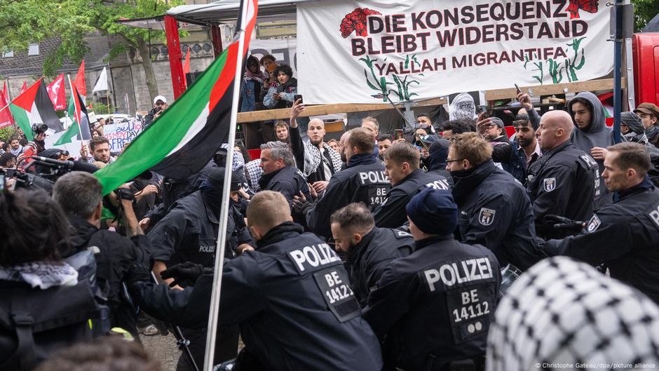 Germany: Dozens injured at Berlin pro-Palestinian protest  – DW – 05/16/2025