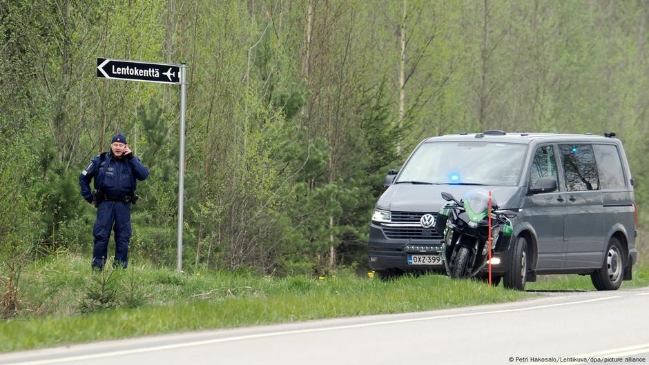 5 dead after helicopters collide in Finland: police – DW – 05/17/2025