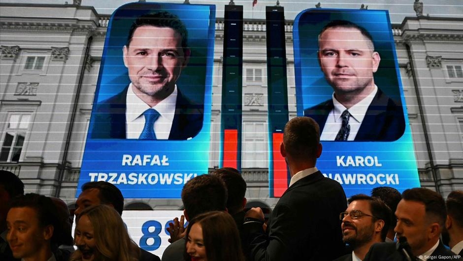Poles march in Warsaw to back rival presidential candidates – DW – 05/25/2025
