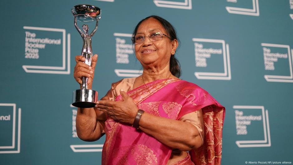 Indian author, translator win International Booker Prize – DW – 05/21/2025