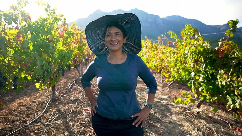 Meet South Africa's first black female winemaker  – DW – 06/04/2025