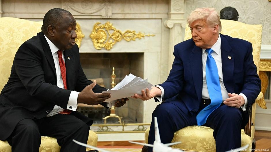 خلال لقائهما ـ ترامب يواجه رئيس جنوب أفريقيا بمقطع عنف سياسي – DW – 2025/5/21