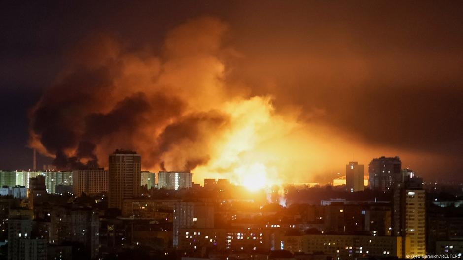 Ukraine updates: Russian strikes hit Kyiv, western region – DW – 05/25/2025