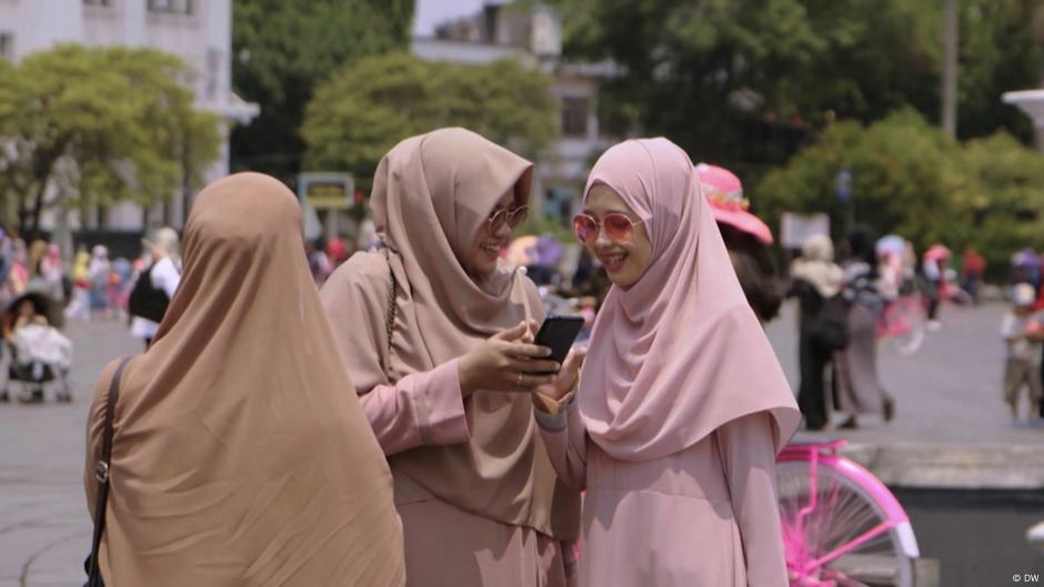 Single in Indonesia: stigma and emancipation – DW – 05/31/2025