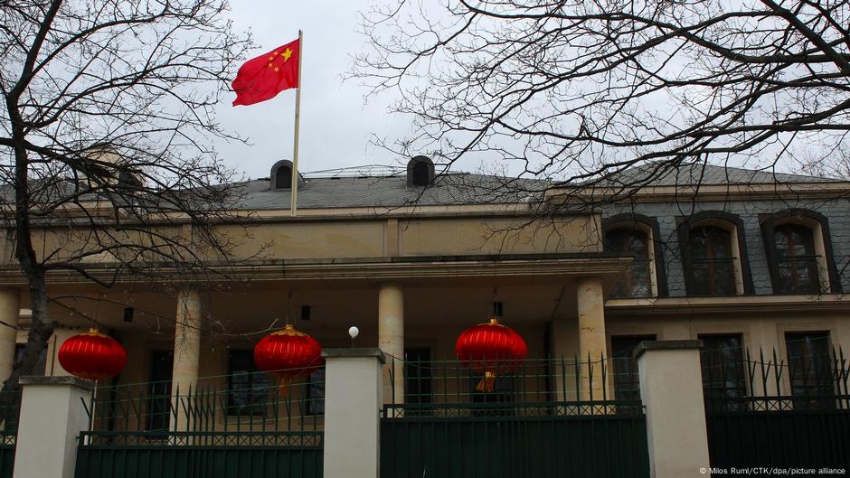 Czech Republic summons Chinese ambassador over cyber attacks – DW – 05/28/2025