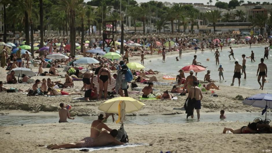 Toxic Tourism - Mallorca's Housing Crisis – DW – 05/30/2025