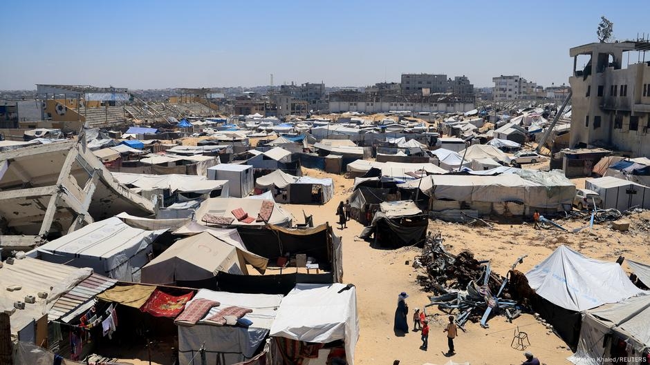 Number of forcibly displaced 'untenably high' — UN – DW – 06/12/2025