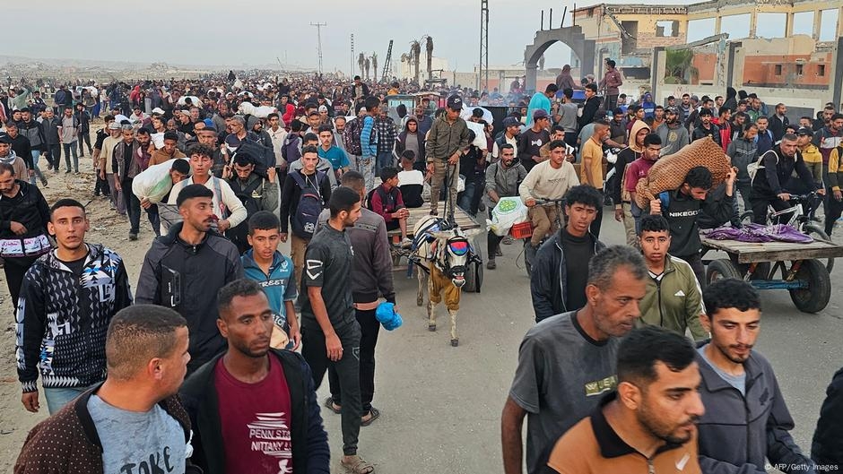 Middle East updates: Palestinians killed at Gaza aid site – DW – 06/01/2025