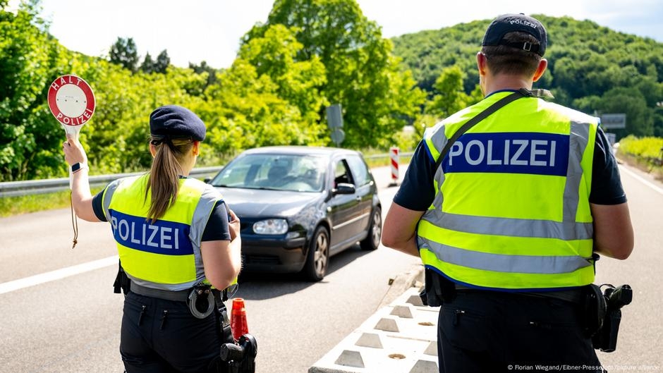 Germany updates: Merz defiant after court blow – DW – 06/03/2025