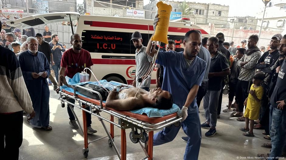 Palestinians seeking aid hit by Israeli 'warning shots'  – DW – 06/04/2025