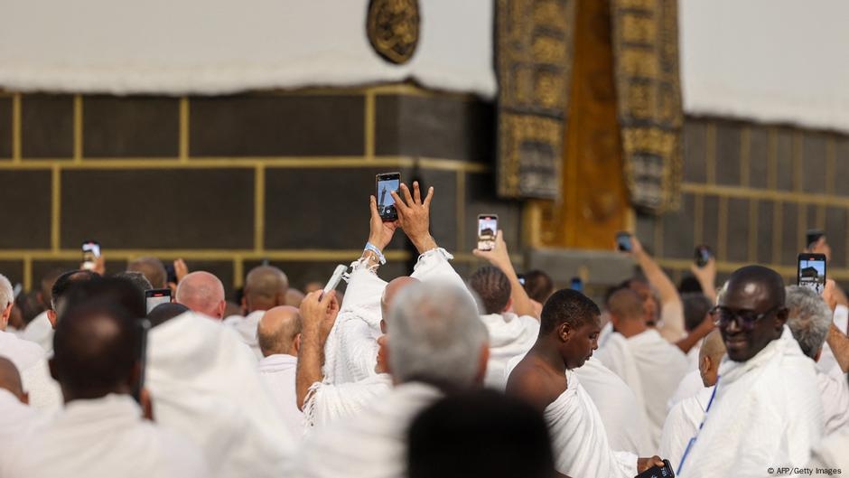 High-tech Hajj: More safety but less privacy, spirituality?  – DW – 06/03/2025