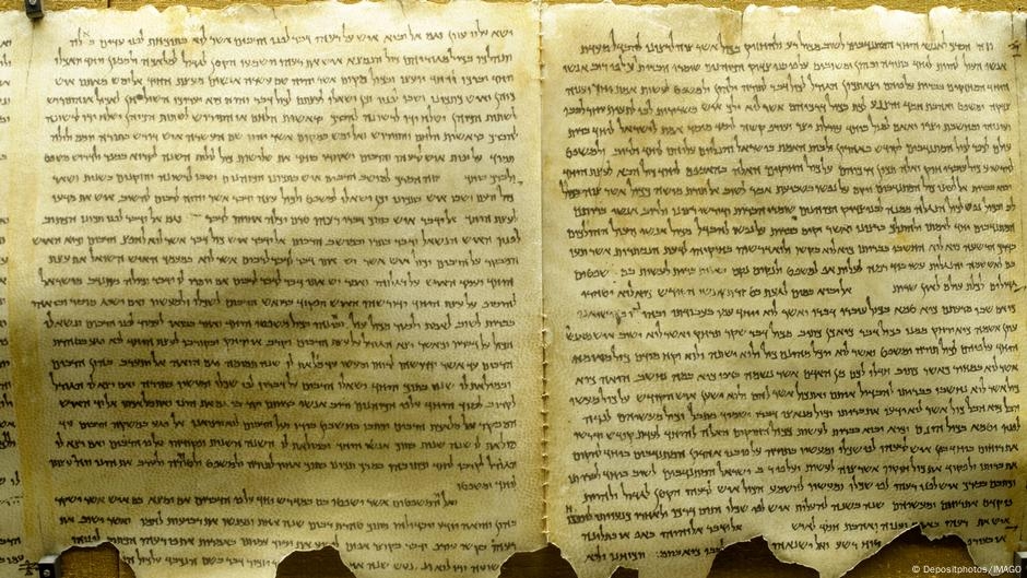 AI finds Dead Sea Scrolls are older than first thought   – DW – 06/04/2025