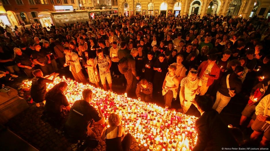 Austria mourns in aftermath of deadly school shooting – DW – 06/11/2025